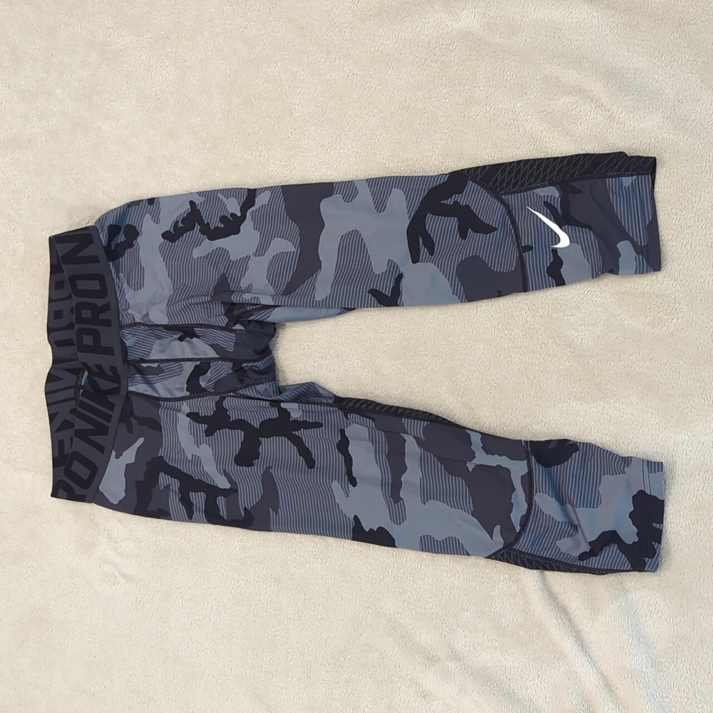 Nike pro nwot size large men's tights/leggings 3/4